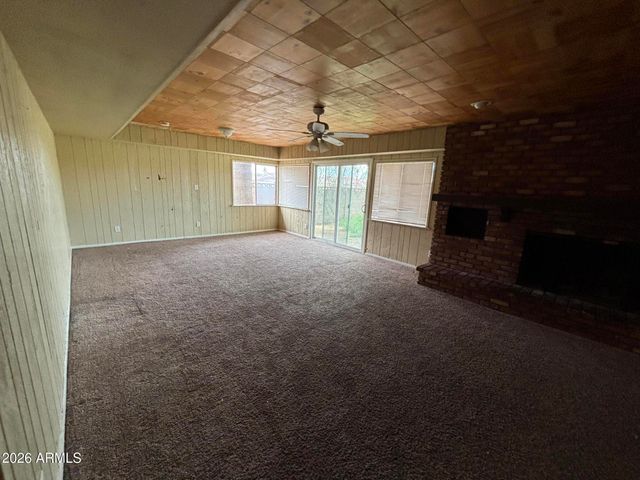 6258 W Wolf Street, Phoenix, AZ 85033