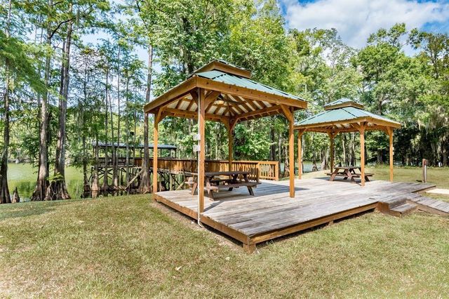 62 Park Court, Cleveland, TX 77327