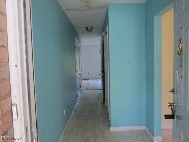 16312 Sunny Glenn Avenue, Cleveland, OH 44128