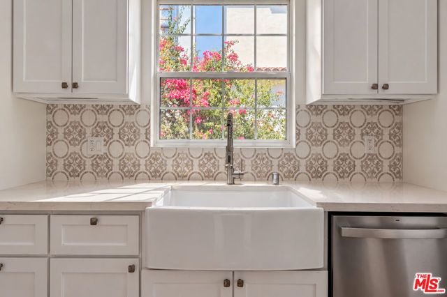 5143 Newcastle Avenue, Encino (los Angeles), CA 91316