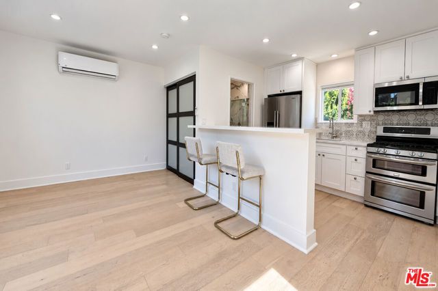 5143 Newcastle Avenue, Encino (los Angeles), CA 91316