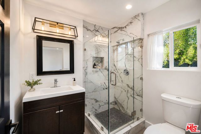 5143 Newcastle Avenue, Encino (los Angeles), CA 91316
