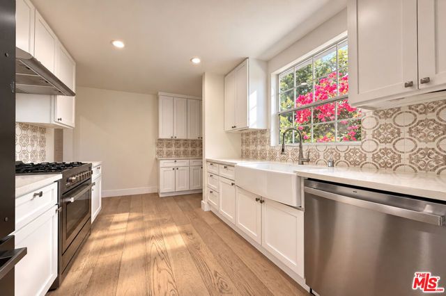 5143 Newcastle Avenue, Encino (los Angeles), CA 91316