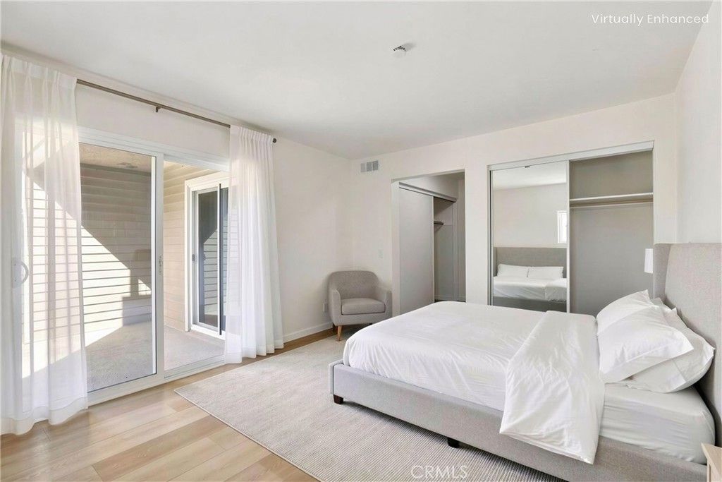 Image 11 of property listing at 300 E Chestnut 202, Santa Ana, CA 92701