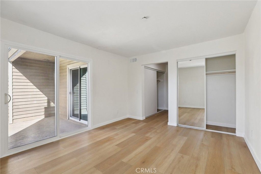 Image 12 of property listing at 300 E Chestnut 202, Santa Ana, CA 92701