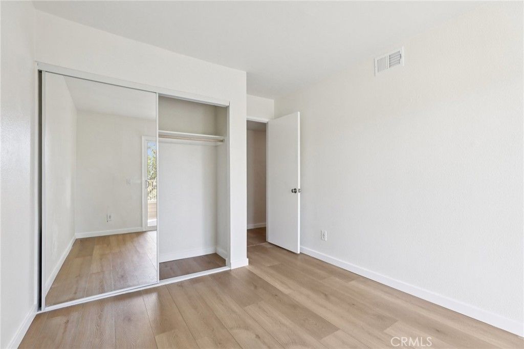 Image 20 of property listing at 300 E Chestnut 202, Santa Ana, CA 92701