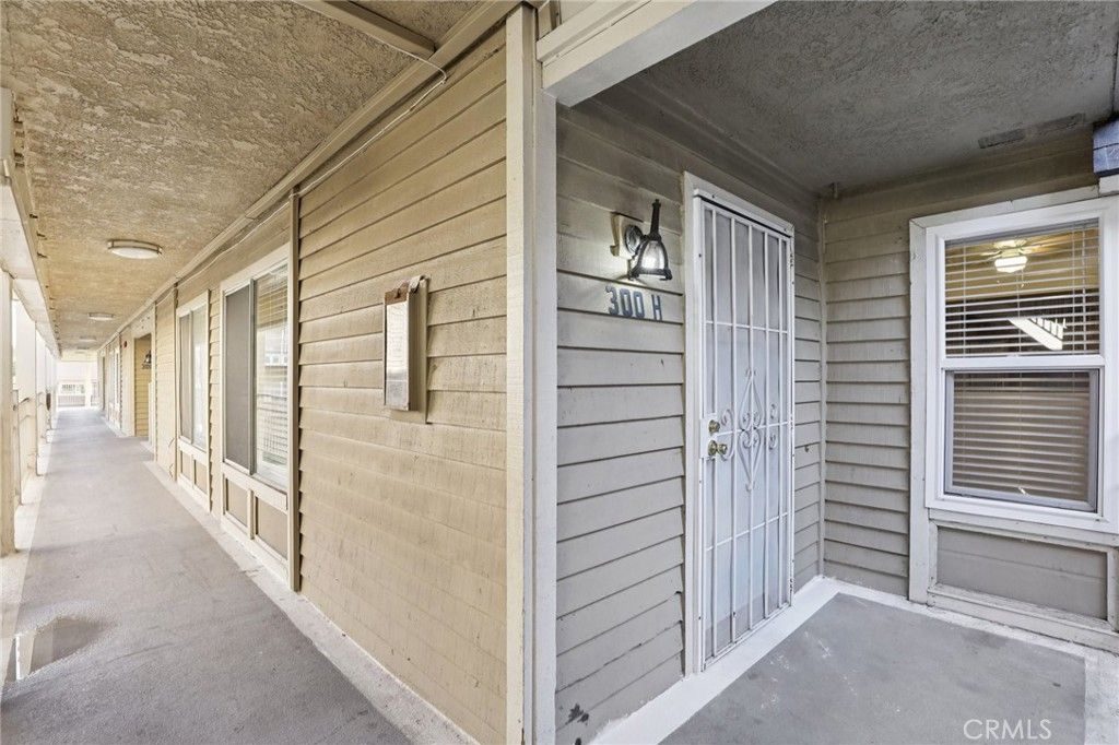 Image 30 of property listing at 300 E Chestnut 202, Santa Ana, CA 92701