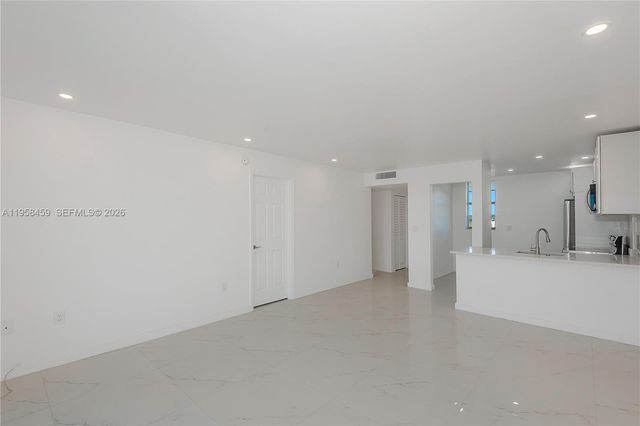 2851 Leonard Drive J405, Aventura, FL 33160