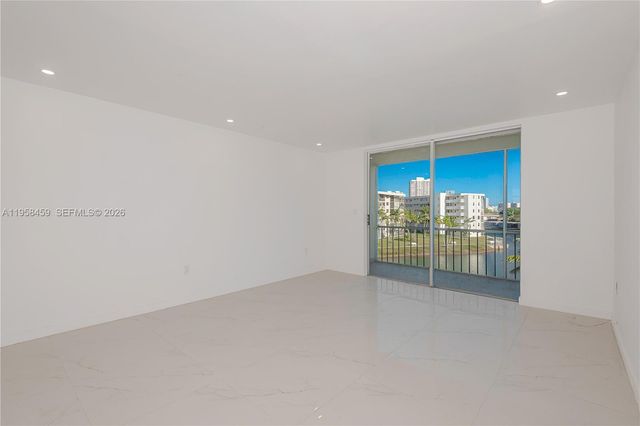 2851 Leonard Drive J405, Aventura, FL 33160