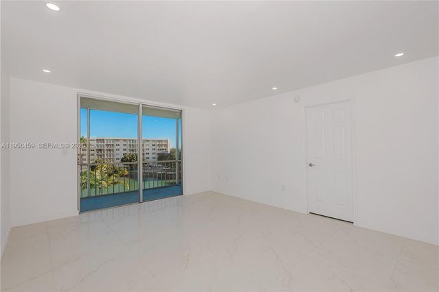 2851 Leonard Drive J405, Aventura, FL 33160