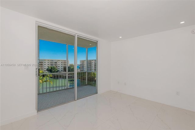 2851 Leonard Drive J405, Aventura, FL 33160