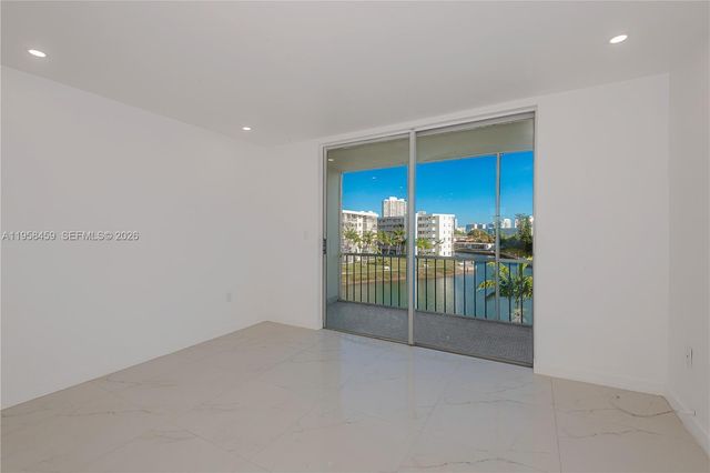 2851 Leonard Drive J405, Aventura, FL 33160