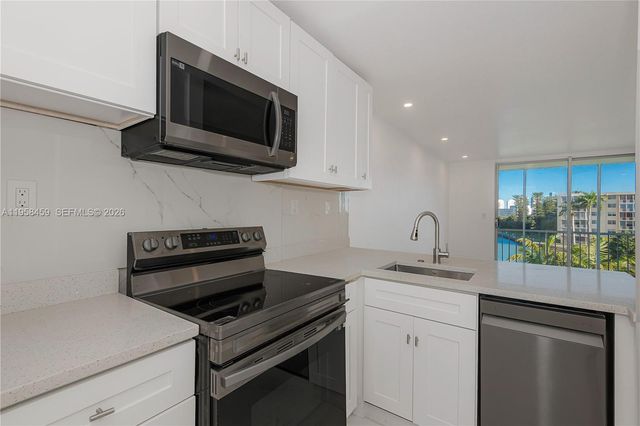 2851 Leonard Drive J405, Aventura, FL 33160