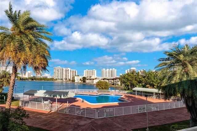 2851 Leonard Drive J405, Aventura, FL 33160
