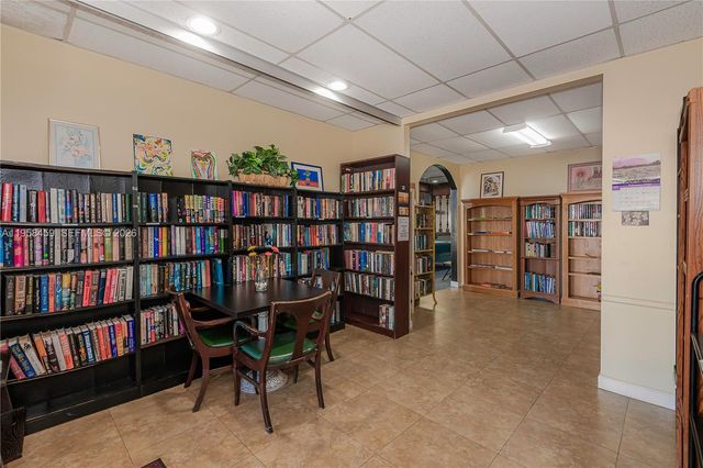 2851 Leonard Drive J405, Aventura, FL 33160