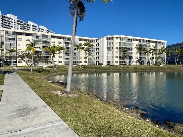 2851 Leonard Drive J405, Aventura, FL 33160