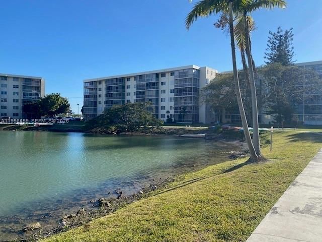 2851 Leonard Drive J405, Aventura, FL 33160