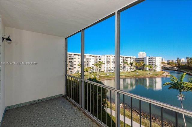 2851 Leonard Drive J405, Aventura, FL 33160