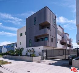 5623 Murray Lane, Los Angeles, CA 90016