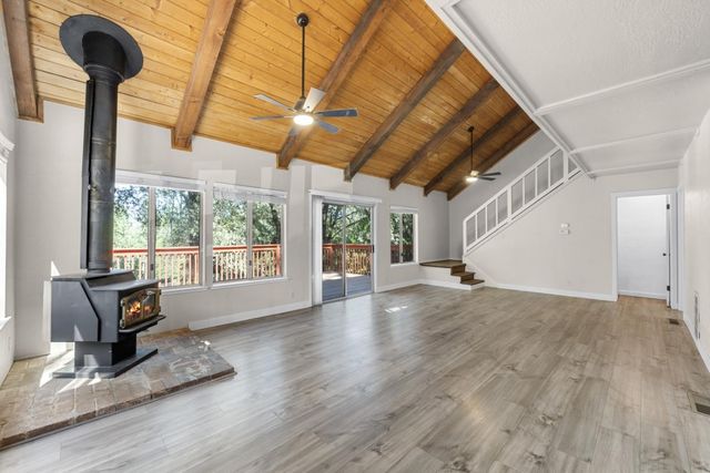 14036 Hilltop Rd, Pine Grove, CA 95665