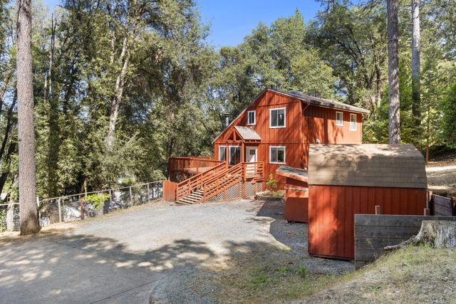 14036 Hilltop Rd, Pine Grove, CA 95665