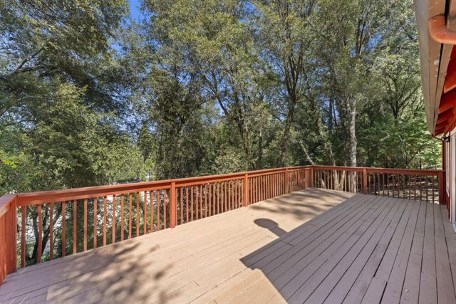 14036 Hilltop Rd, Pine Grove, CA 95665