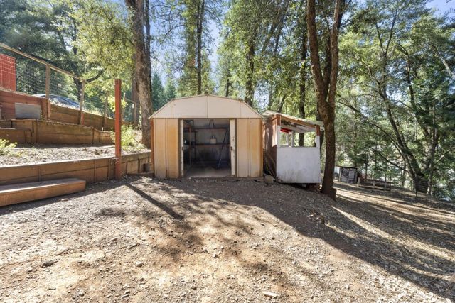 14036 Hilltop Rd, Pine Grove, CA 95665