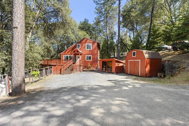 14036 Hilltop Rd, Pine Grove, CA 95665