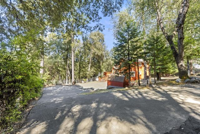 14036 Hilltop Rd, Pine Grove, CA 95665