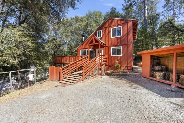 14036 Hilltop Rd, Pine Grove, CA 95665
