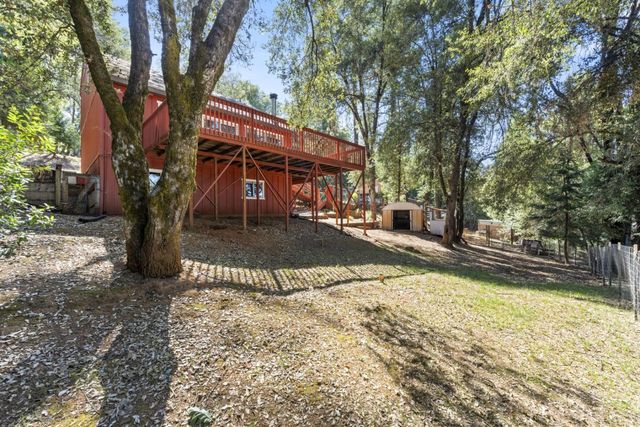 14036 Hilltop Rd, Pine Grove, CA 95665