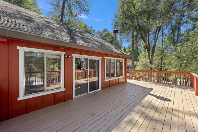 14036 Hilltop Rd, Pine Grove, CA 95665