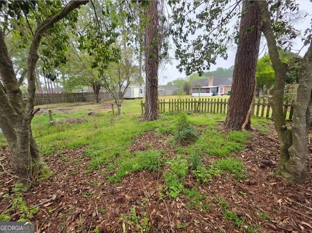 110 Maggie Court, Leesburg, GA 31763