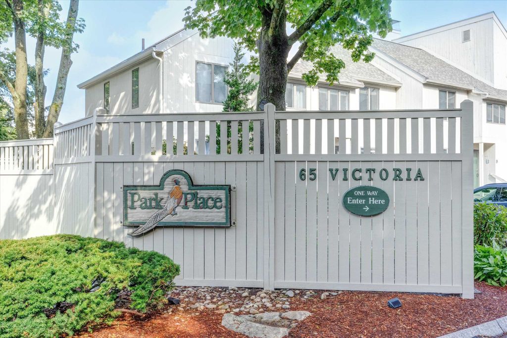 65 Victoria St Unit 9, Manchester, NH 03104