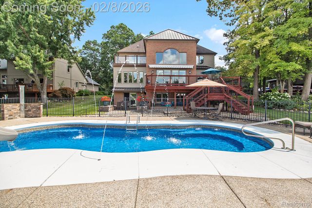 4973 Parview Drive, Independence Charter Township, MI 48346