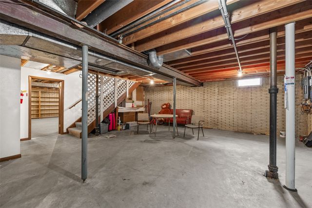 1080 9th Avenue, Marion, IA 52302