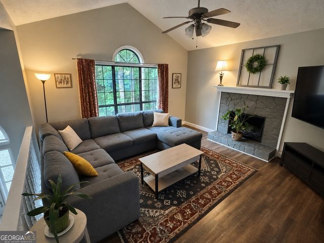 4330 Falcon Crest Drive, Flowery Branch, GA 30542