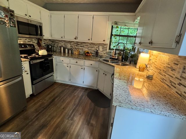 4330 Falcon Crest Drive, Flowery Branch, GA 30542