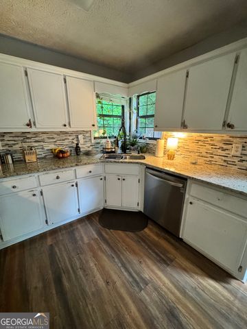 4330 Falcon Crest Drive, Flowery Branch, GA 30542