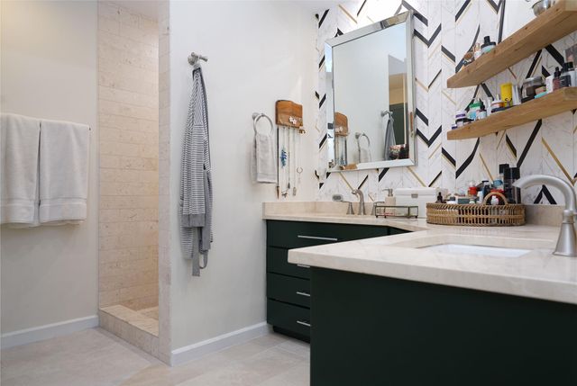 1000 Liberty Park DR 202, Austin, TX 78746