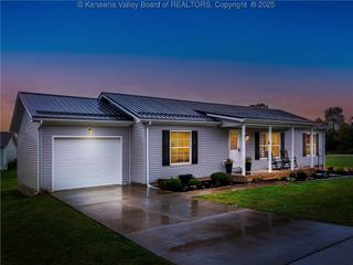 97 Arnold Street, Fraziers Bottom, WV 25082