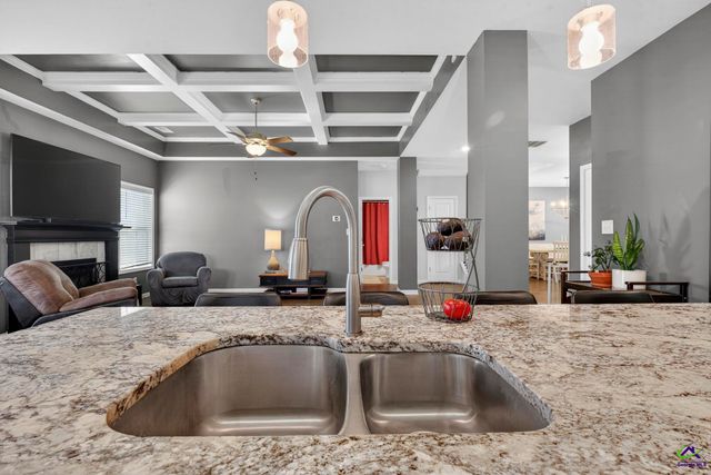 105 Bella Court, Kathleen, GA 31047