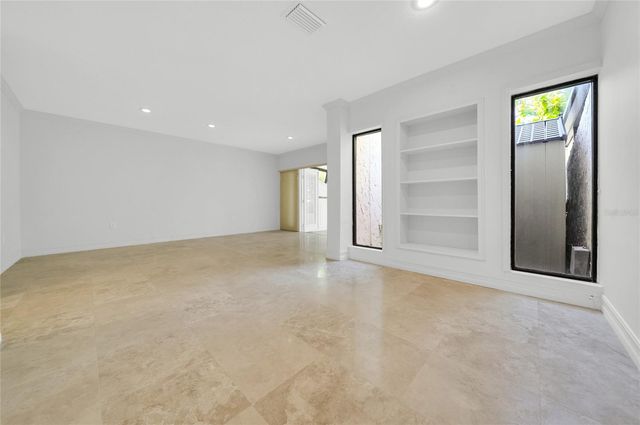 8714 COVE COURT, Tampa, FL 33615