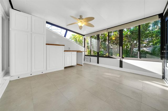 8714 COVE COURT, Tampa, FL 33615