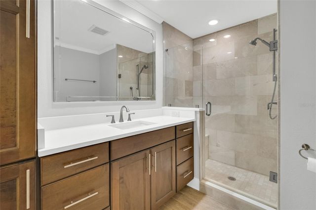 8714 COVE COURT, Tampa, FL 33615