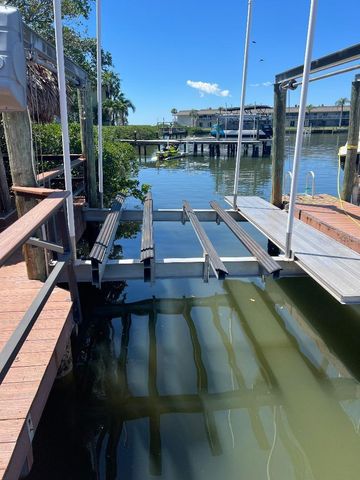 8714 COVE COURT, Tampa, FL 33615