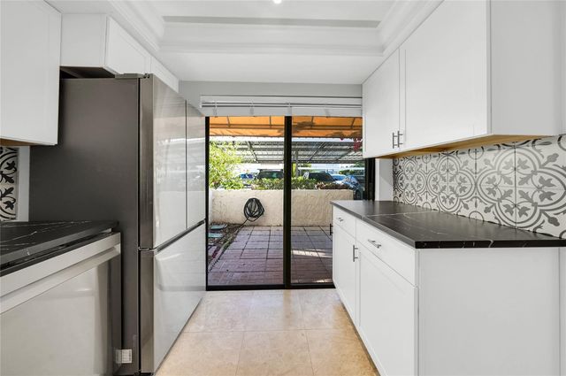 8714 COVE COURT, Tampa, FL 33615