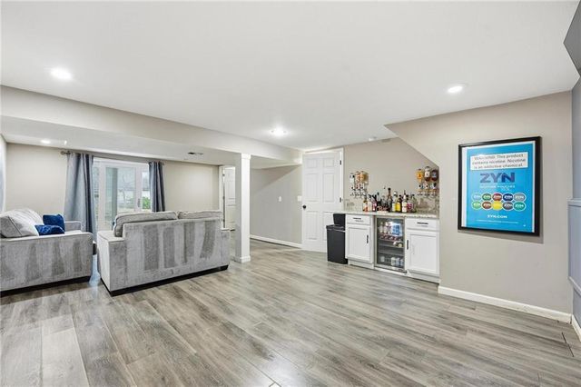 2908 NW Canterbury Road, Blue Springs, MO 64015