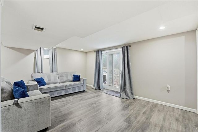 2908 NW Canterbury Road, Blue Springs, MO 64015