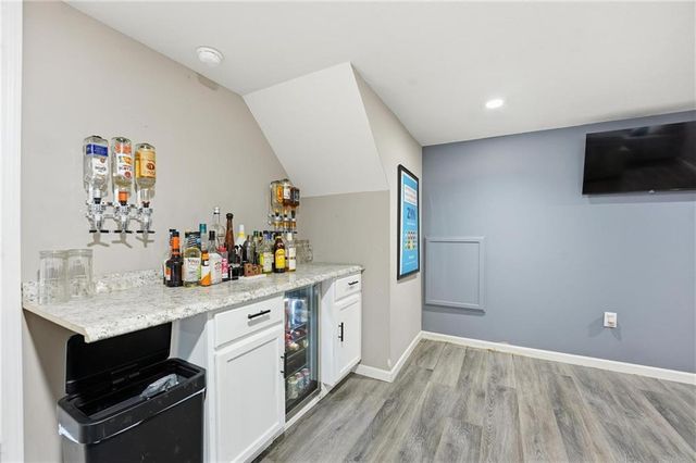 2908 NW Canterbury Road, Blue Springs, MO 64015